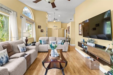 7464 Pinewalk Dr S unit 8118, Margate, FL 33063 - photo 5