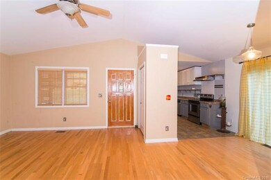 Airy living and dining room