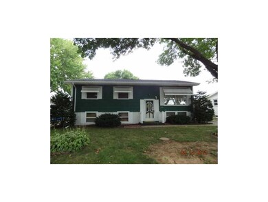 1199 Valley Park St, Marion, IA 52302 - photo 2