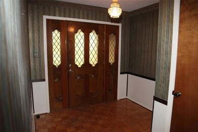 1100 W Russell Ave, Bonham, TX 75418 - photo 2