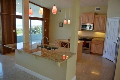 Updated Kitchen With Breakfast Bar!
