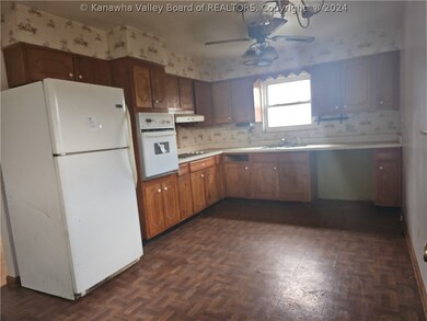 321 17th St, Dunbar, WV 25064 - photo 4