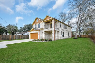 1808 W Adoue St, Alvin, TX 77511 - photo 3