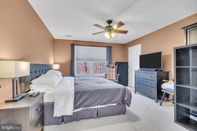 8 6 Seattle Ct unit 6, Freehold, NJ 07728 - photo 4