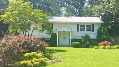 1110 Courtland Dr, Sykesville, MD 21784 - photo 2