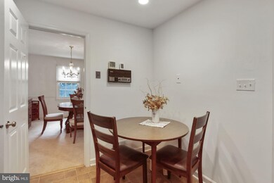 5904 Dorchester Way, Rockville, MD 20852 - photo 5