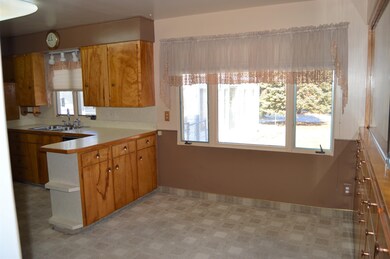 Dining/Kitchen