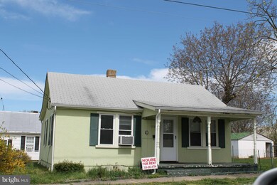 132 W 7th Ave, Ranson, WV 25438 - photo 2