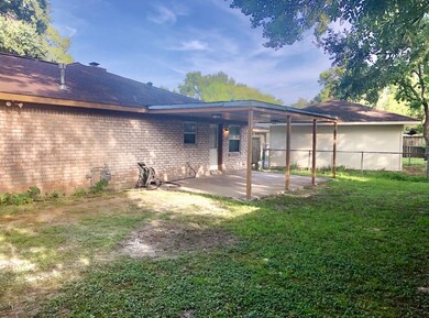 7523 Deep Forest Dr, Houston, TX 77088 - photo 4