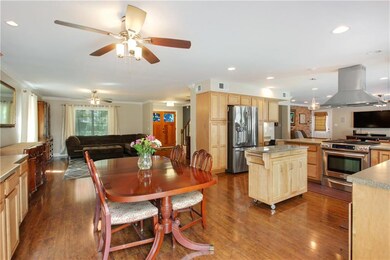 OPEN FLOOR PLAN