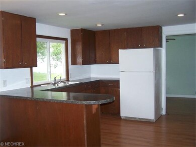 5654 Grove Rd, New Franklin, OH 44216 - photo 3