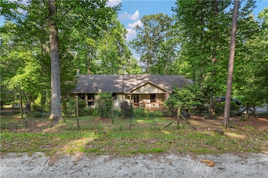 Welcome to 172 Whitewater Point Rd!