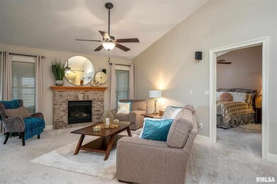 1702 Stone Gate Cir, Davenport, IA 52807 - photo 3