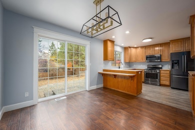 32-web-or-mls-11-4-25 530 NE Majesty Lan