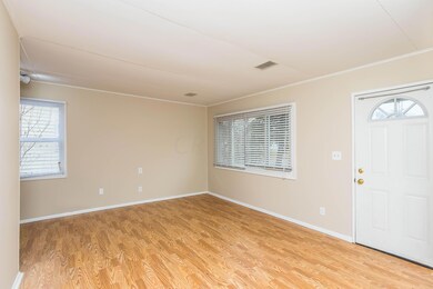 276 Saint Christopher Ln, Columbus, OH 43213 - photo 2