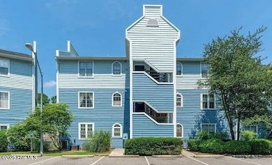 4220 Wilshire Blvd unit 304, Wilmington, NC 28403 - photo 2