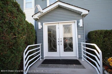 42 Country Dr S, Staten Island, NY 10314 - photo 3