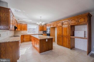 619 Bergeys Mill Rd, Schwenksville, PA 19473 - photo 6