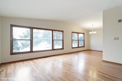 15W611 Patricia Ln, Elmhurst, IL 60126 - photo 4