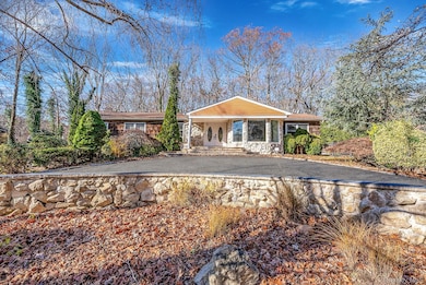 25 Farmington Ln, Melville, NY 11747 - photo 4