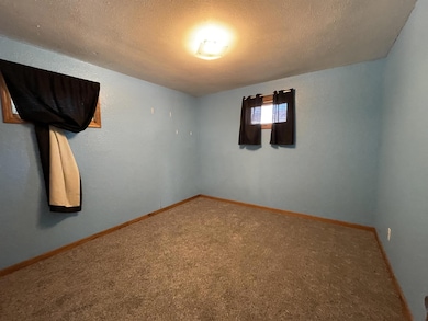 908 W 3rd St, Crofton, NE 68730 - photo 5