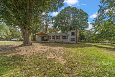 1631 Lawrence Rd, Clover, SC 29710 - photo 4