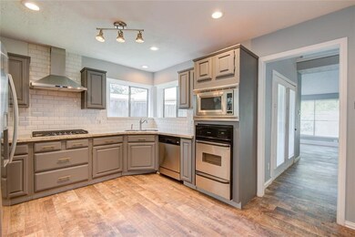 15530 Lago Villa Dr, Tomball, TX 77377 - photo 6