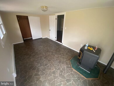 2380 Palmer Rd, Hedgesville, WV 25427 - photo 5