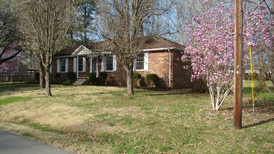 204 Ligon Dr, Shelbyville, TN 37160 - photo 4