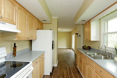 118 S Cumberland St, Berea, KY 40403 - photo 5