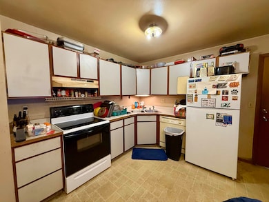 214 Guenther St, Oshkosh, WI 54902 - photo 2