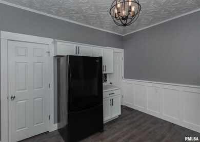 918 N Myrtle St, Davenport, IA 52804 - photo 7