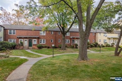 1605 Wood Ave unit 1, Roselle, NJ 07203 - photo 2