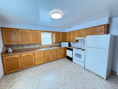 1406 Henry St, Neenah, WI 54956 - photo 3