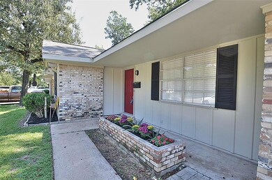 13934 Hollypark Dr, Houston, TX 77015 - photo 2