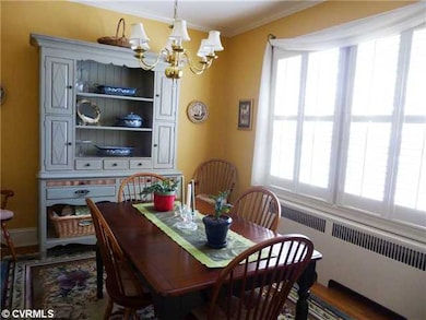 Dining Room - Beautiful sunny dining room.  Double