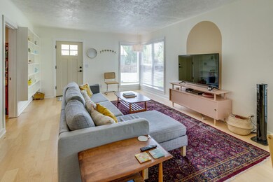 8-web-or-mls-1131 SW Evergreen Ave-8