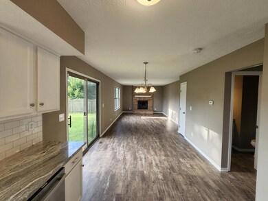 2748 Raphael Dr, Columbus, OH 43232 - photo 2