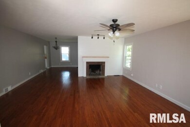 1330 Farnam St, Davenport, IA 52803 - photo 6