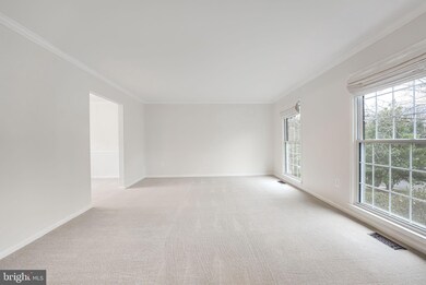 1742 Lockerbie Ln, Vienna, VA 22182 - photo 4