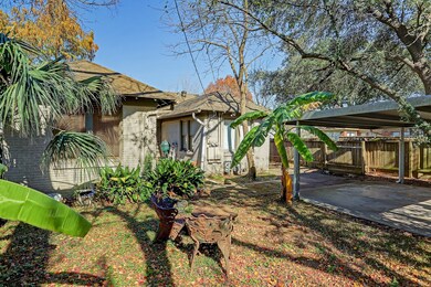 1647 Hawthorne St, Houston, TX 77006 - photo 3