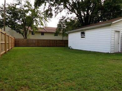 2625 12th St, Columbus, IN 47201 - photo 4