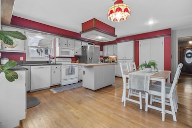 N53W35963 W Lake Dr, Oconomowoc, WI 53066 - photo 3