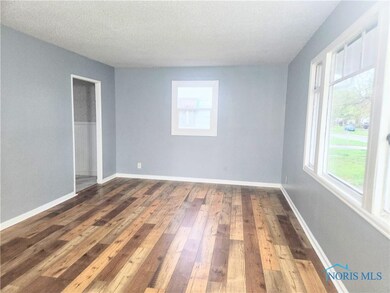 242 E Northgate Pkwy, Toledo, OH 43612 - photo 4