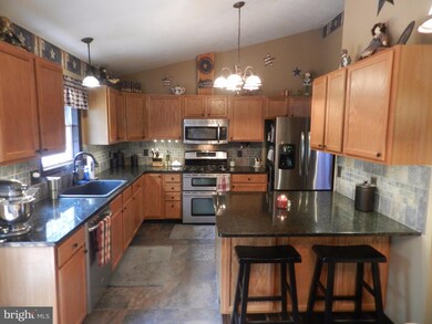 323 S Timber Ridge Rd, Cross Junction, VA 22625 - photo 4