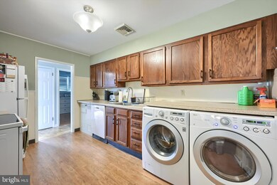 203 Bryans Rd, Norristown, PA 19401 - photo 7