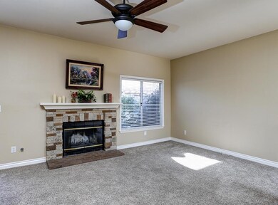 05_Living Room 3 (small)