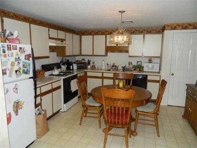 144 Hart St unit 29, Taunton, MA 02780 - photo 3