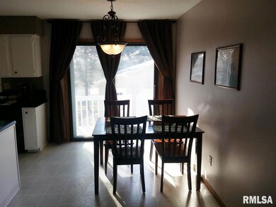 6506 Hillandale Rd, Davenport, IA 52806 - photo 6