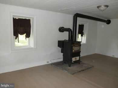 253 Forest Ln, Shoemakersville, PA 19555 - photo 3